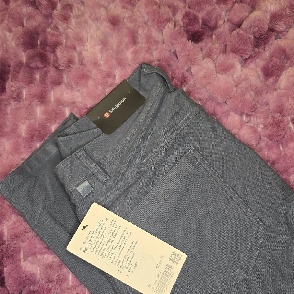 Lululemon ABC - Picture 1 of 8